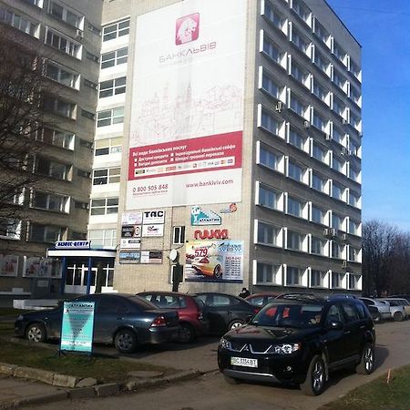 Molodizhniy Hostel Lviv Eksteriør bilde